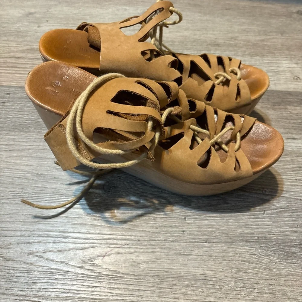 Musse & Cloud Oneka tan leather gladiator laced platform wedge